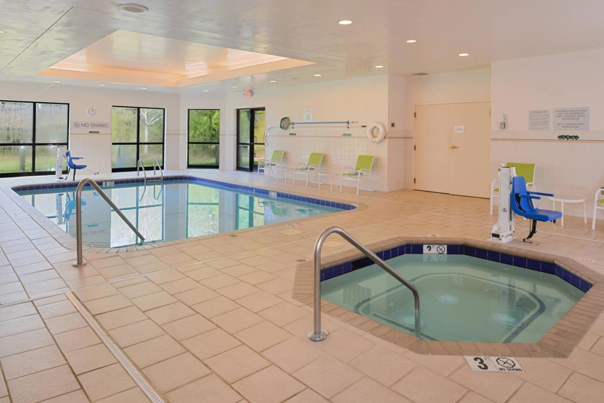 Отель Courtyard By Marriott Charlotte Гастония Экстерьер фото