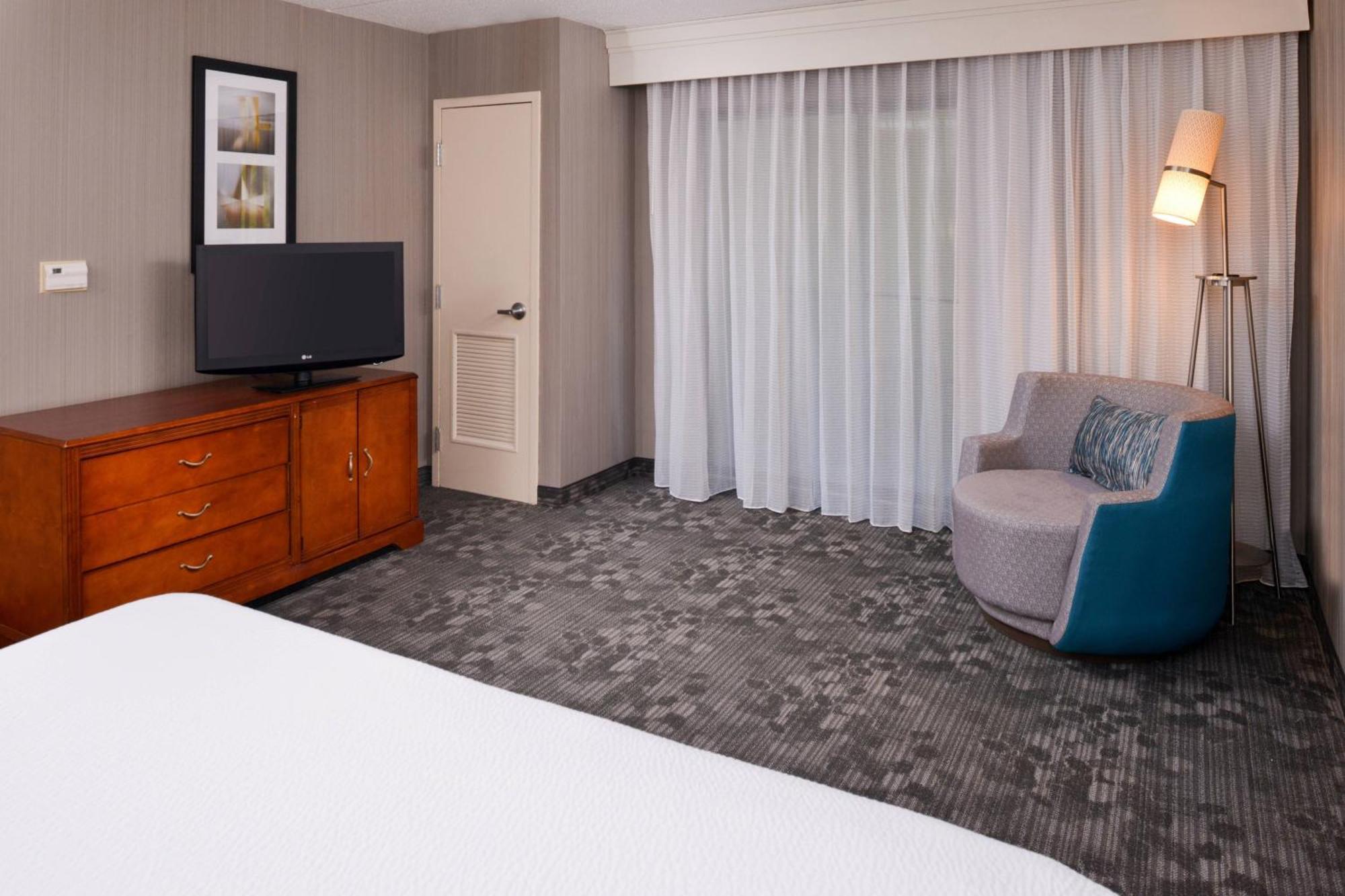 Отель Courtyard By Marriott Charlotte Гастония Экстерьер фото